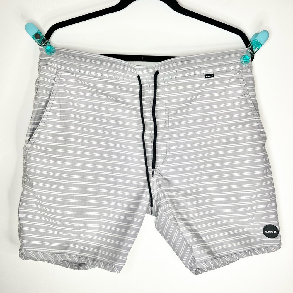 Hurley Men’s Everyday Board Shorts – Grey Stripes (Size XL)